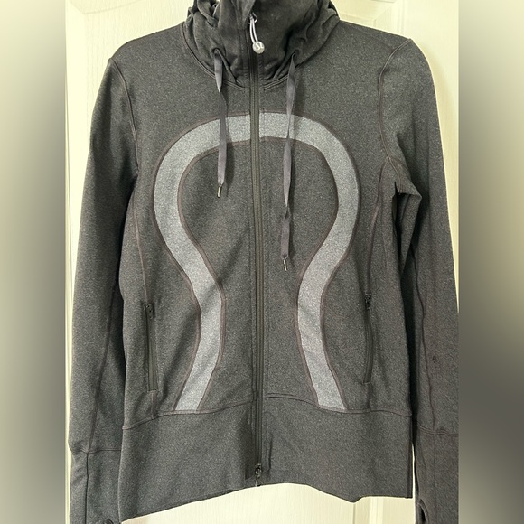 Lululemon zip up hoodie/jacket. Size 6. - Picture 1 of 6